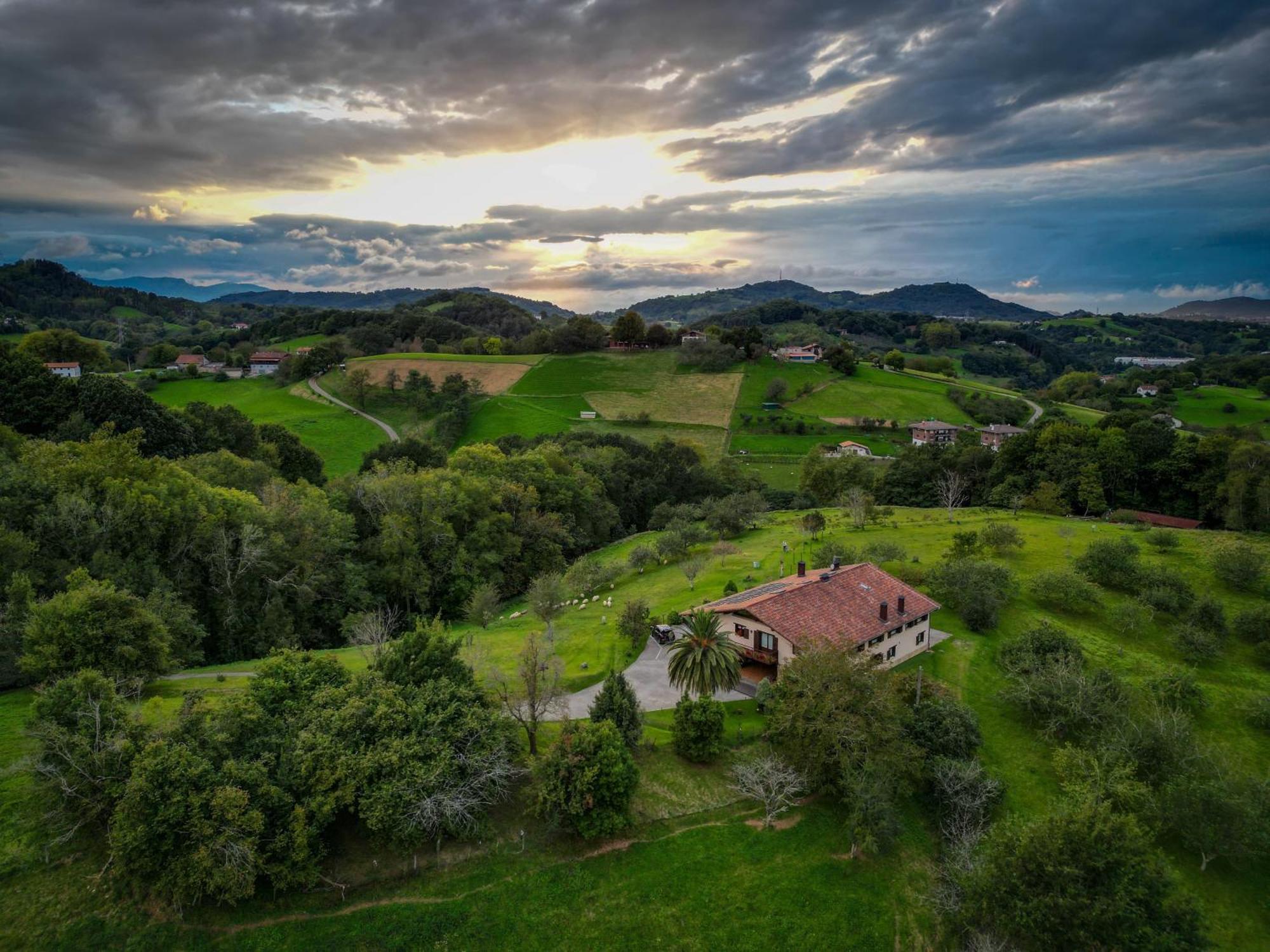Agroturismo Erretegi Haundi Oiartzun Bagian luar foto